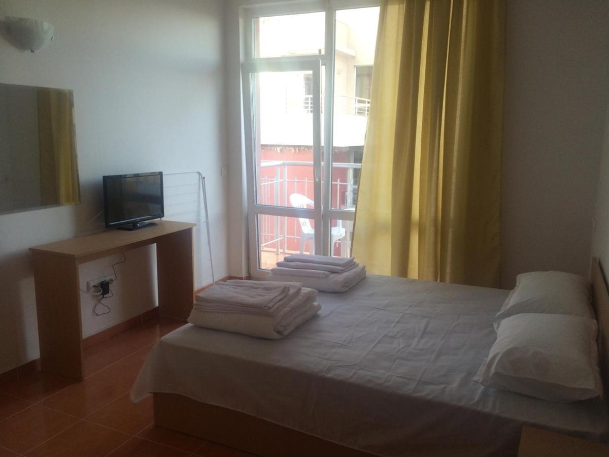 Guest Rooms Venera Primorsko Luaran gambar