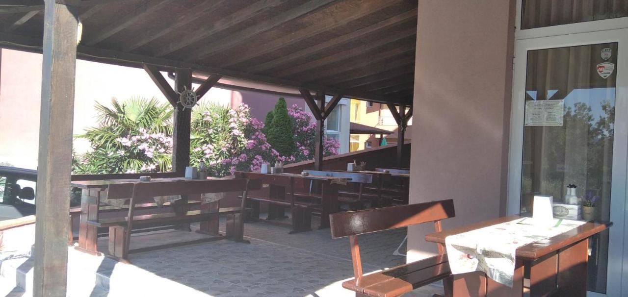 Guest Rooms Venera Primorsko Luaran gambar