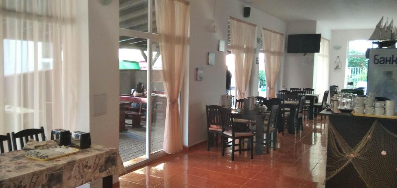 Guest Rooms Venera Primorsko Luaran gambar
